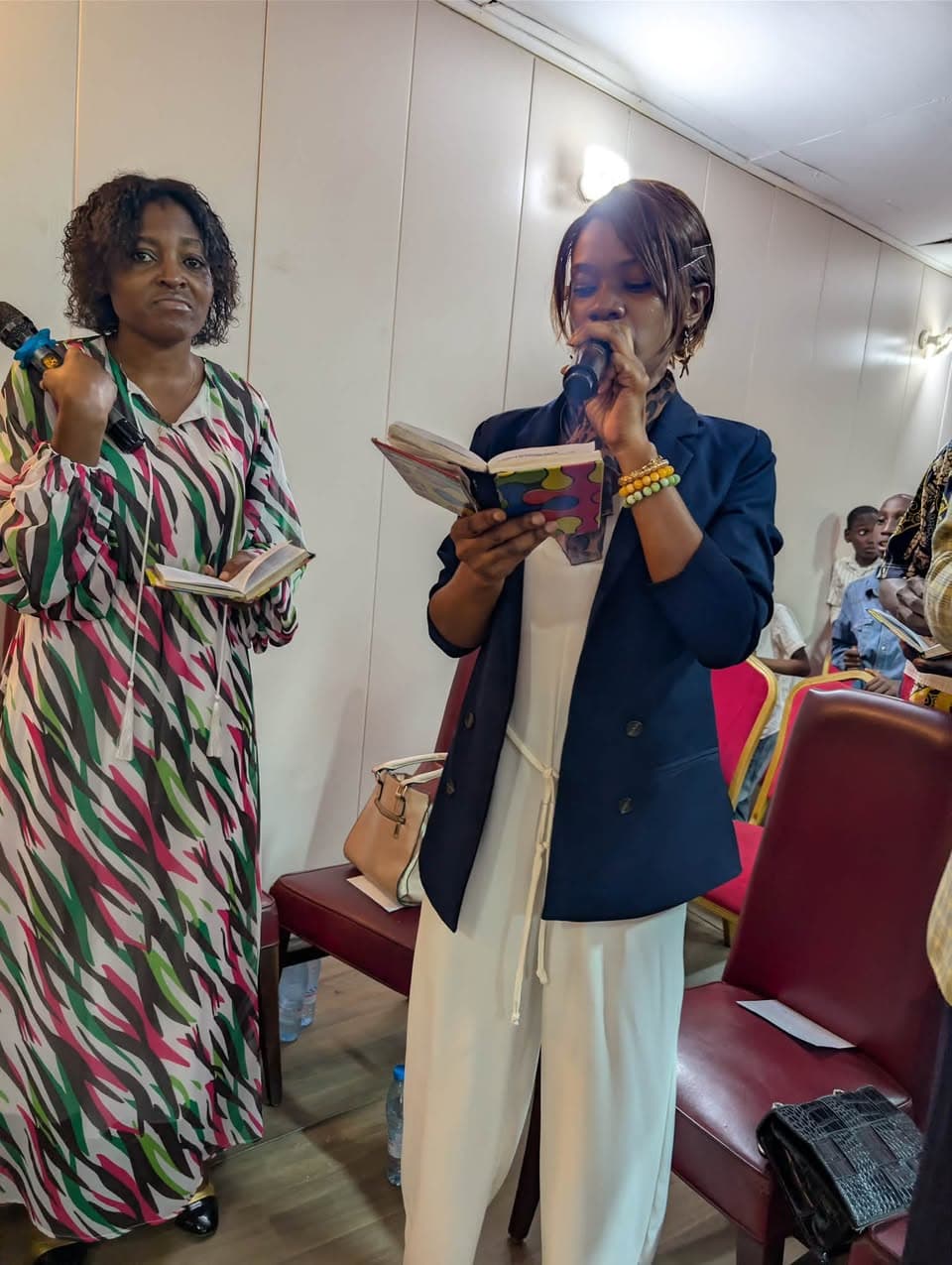 Lecture publique de la Bible pendant le culte